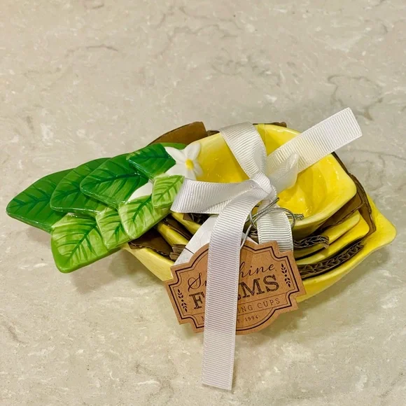 NWT yellow lemon shaped 4 piece measuring cup set, kitchen tools, perfect Gifts! - Picture 2 of 8